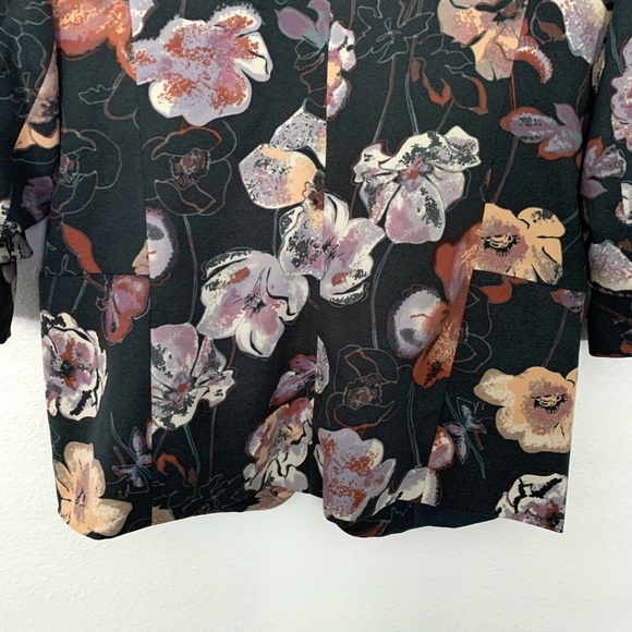Harlowe & Graham Floral Open Front Easy Blazer - Picture 10 of 10
